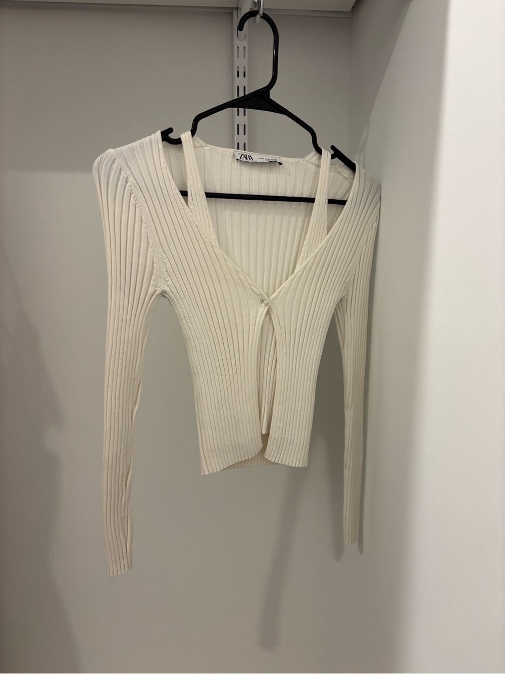 ZARA Cream Ribbed V-Neck sweater Top